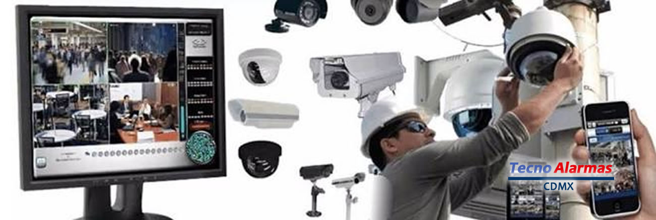 Cámaras de Seguridad Instaladas a la Intemperie en el Costado de un Edificio