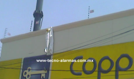 Cerca Electrificada Protegiendo el Perímetro de un Negocio